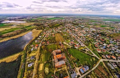 Dłuższy opis pliku graficznego.